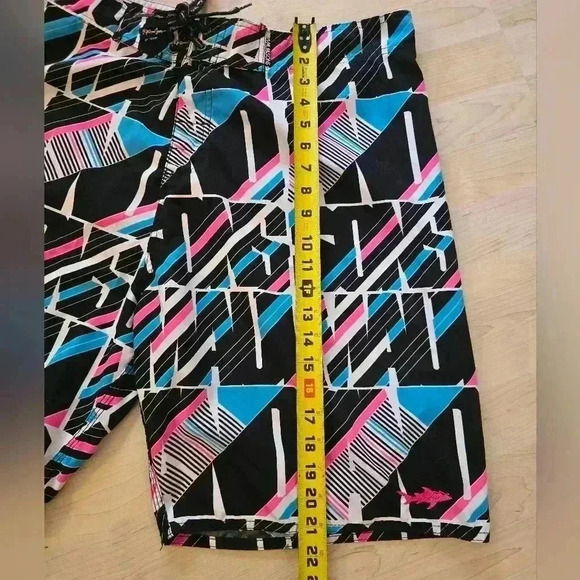 Maui and sons board shorts size 36 - Picture 6 of 8